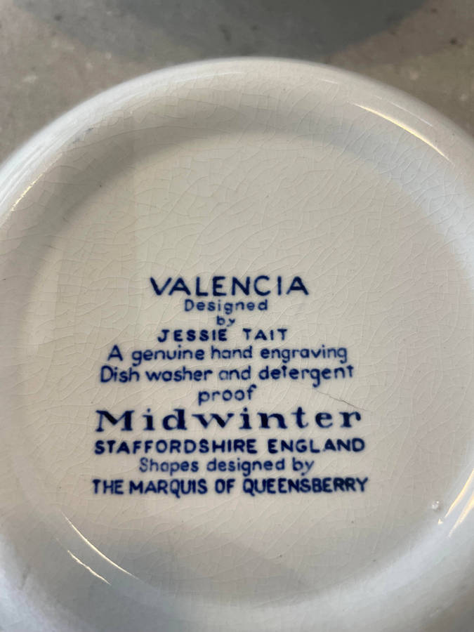 Vintage Valencia designed by Jessie Tait Midwinter Set of 4 small desert bowls.