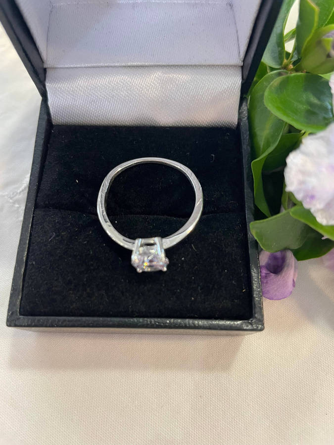 Sterling Silver "925" stamped, solid solitaire ring with CZ!