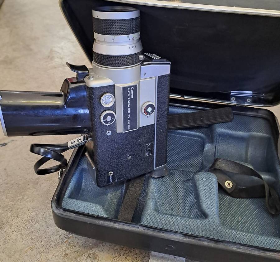Vintage CANON AUTO ZOOM 518 SV "SUPER 8". PLEASE VIEW DESCRIPTION.