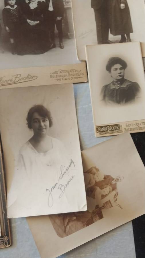 A group of 10 antique photographs - 2 photographs are of WWI soldiers!