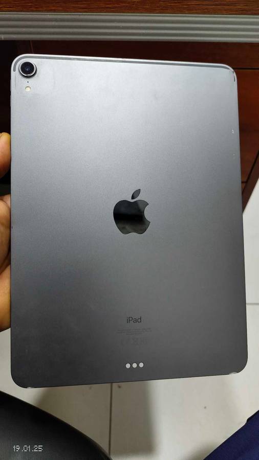 iPad Pro 11" (2018) 256GB Space grey A1980 (pre owned)