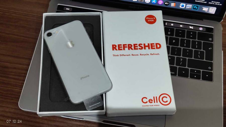 Apple iPhone 8 64GB white color (Refurbished)