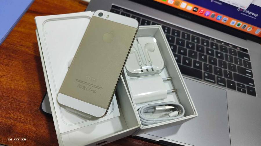 Apple iPhone 5s 64GB Gold colour