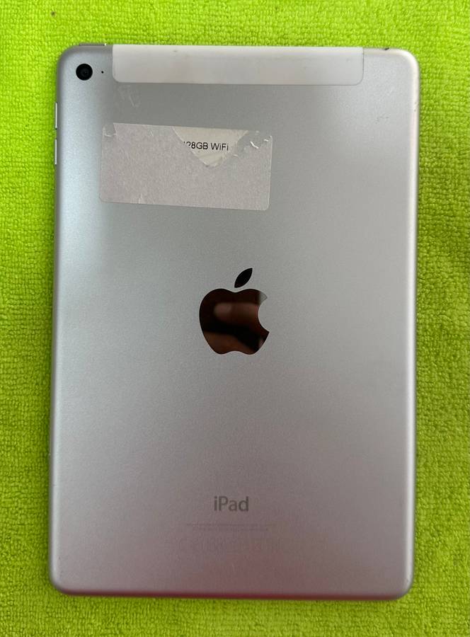 ipad mini 4 128GB wifi + Cellular (top glass Cracked) (Pre Owned)