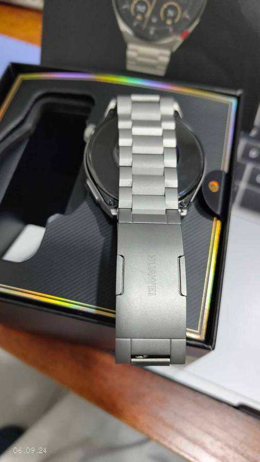 Huawei GT3 pro titanium with metal strap (pre Owned)