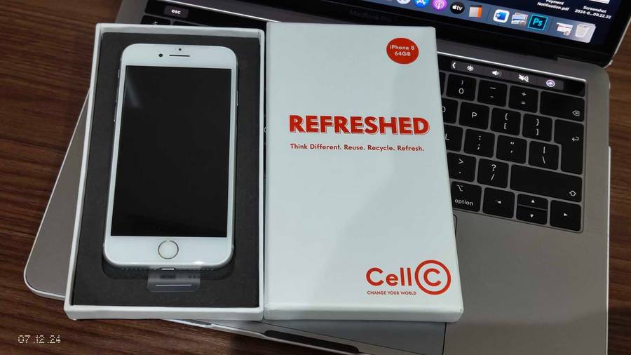 Apple iPhone 8 64GB white color (Refurbished)