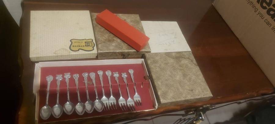 CAKE FORKS + SPOONS in  BOX What you see is what you get sold as is