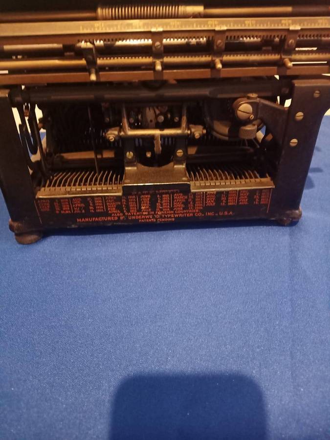 This antique Underwood No. 5 Standard Typewriter from the 1920s