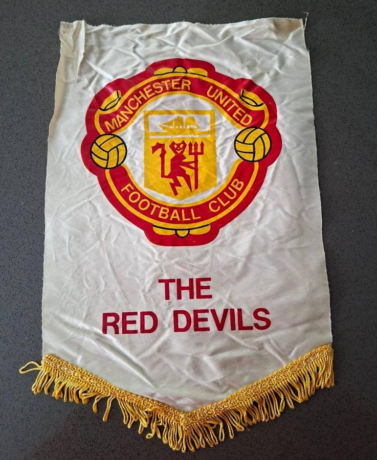 Old Manchester United Football Pennant Banner