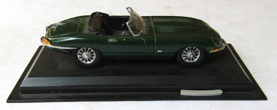Jaguar E Type 1:43 Scale Model Car