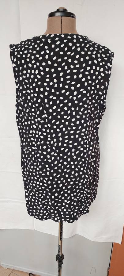 Ladies Polkadot OAKRIDGE Sleeveless blouse Size XXL