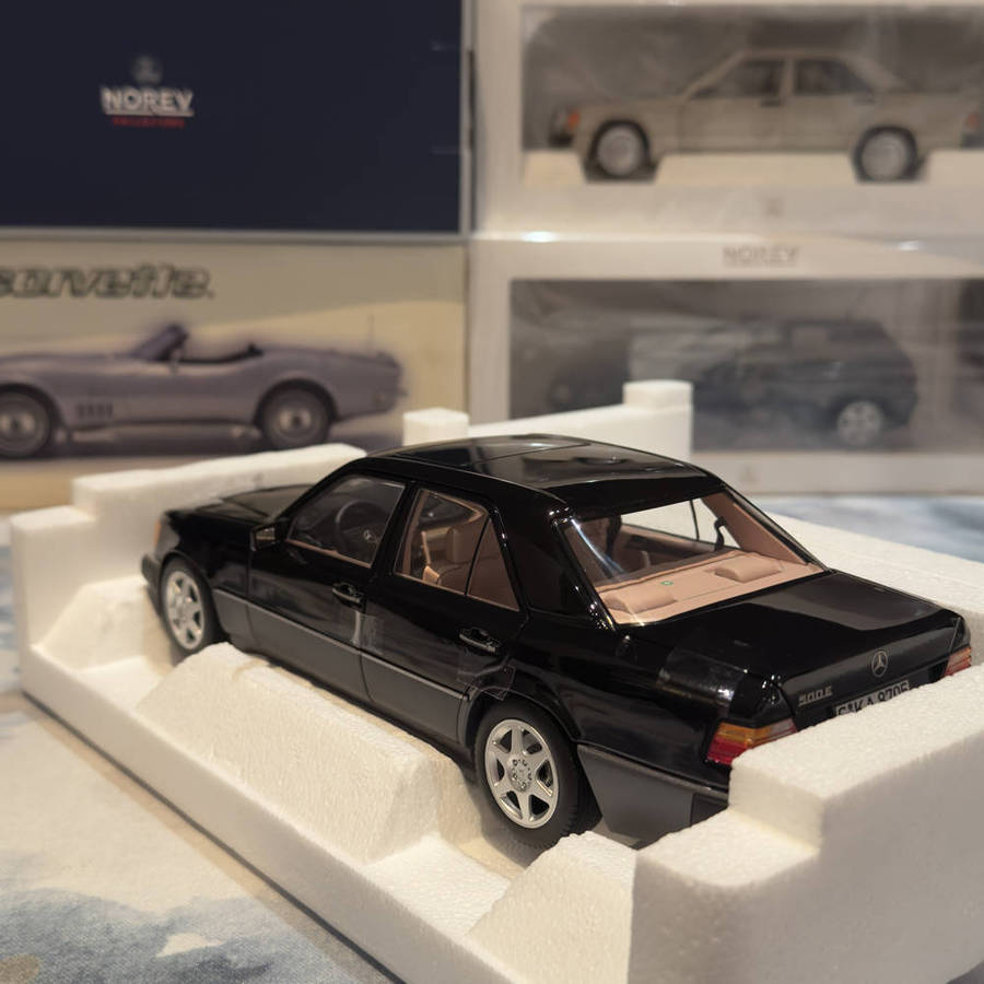 1/18 Mercedes Benz 500 E by Norev