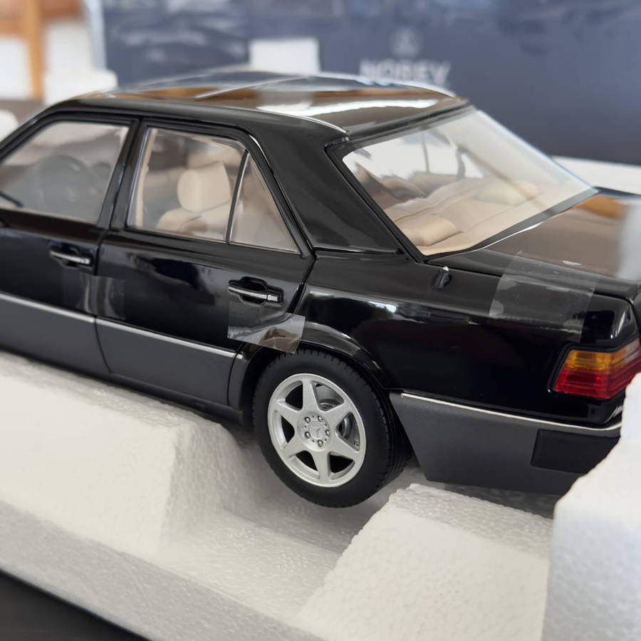 1:18 Scale Mercedes Benz 500E by Norev
