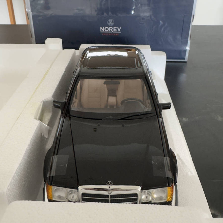 1:18 Scale Mercedes Benz 500E by Norev