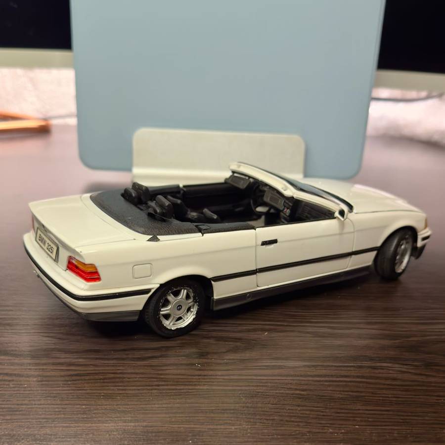 *NO RESERVE Maisto 1993 BMW 325i 1:18
