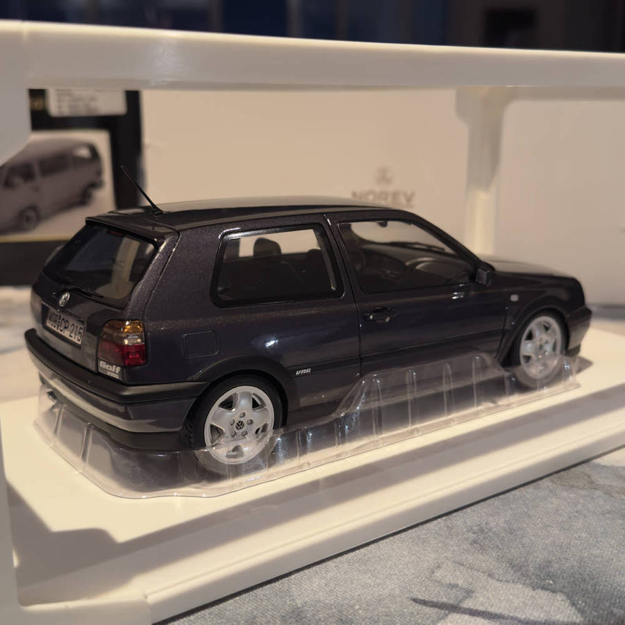1/18 Volkswagen Golf 3 VR6 by Norev