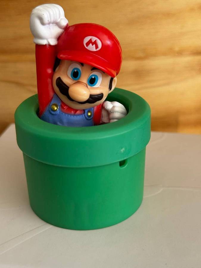 SUPER MARIO MCDONALD FIGURINE