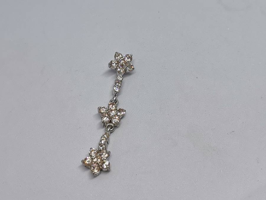 Silver Dangling Flower Pendant