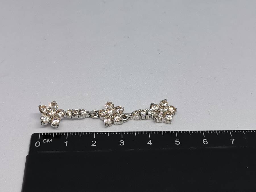 Silver Dangling Flower Pendant