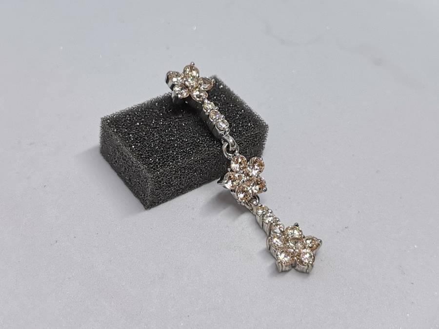 Silver Dangling Flower Pendant