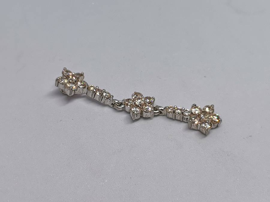 Silver Dangling Flower Pendant