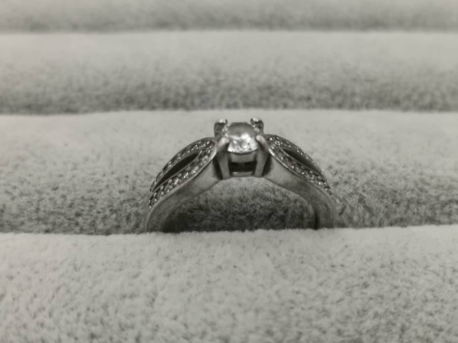 925Silver: Stunning Ring - Multiple CZ - Size N