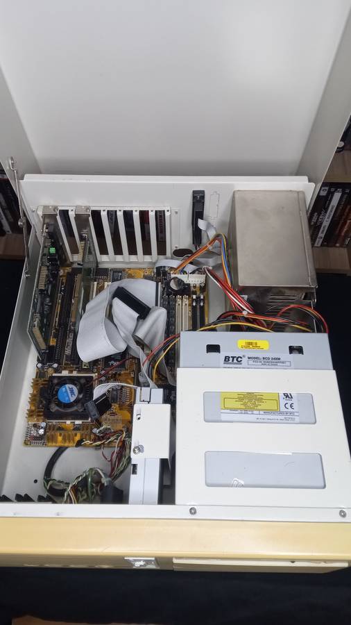 Intel Pentium 120MHz computer