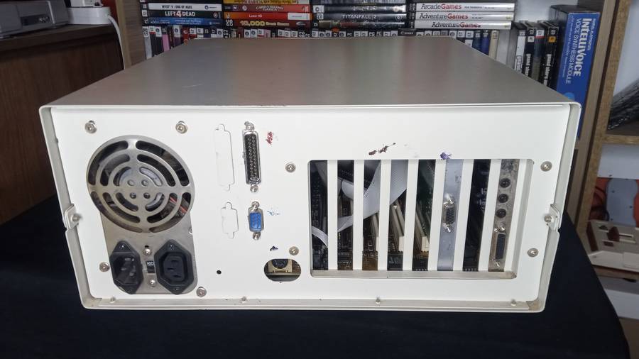 Intel Pentium 120MHz computer