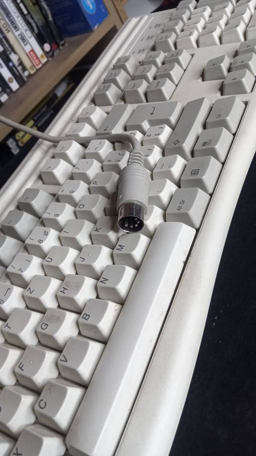 Mitsumi DIN-5 keyboard