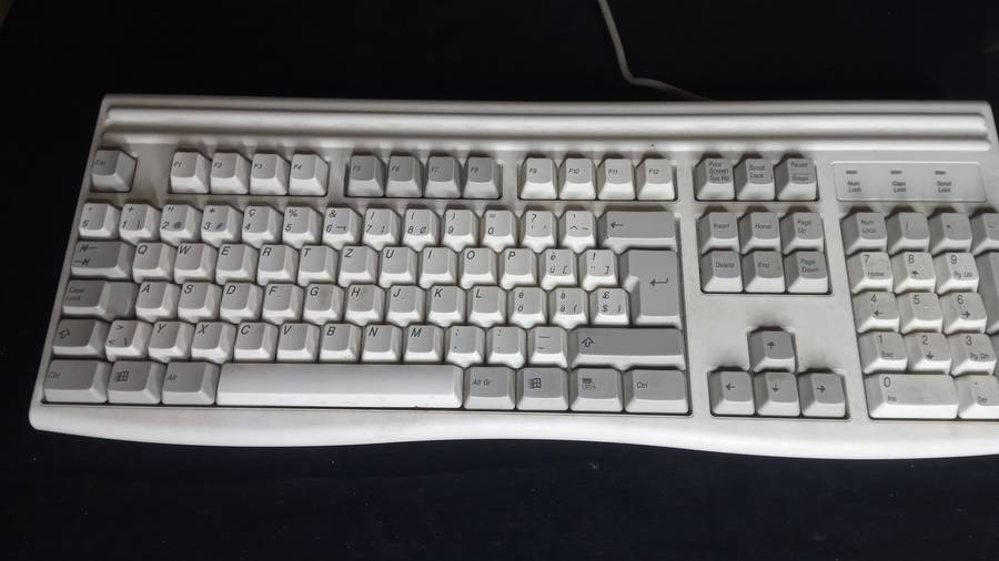 Mitsumi DIN-5 keyboard