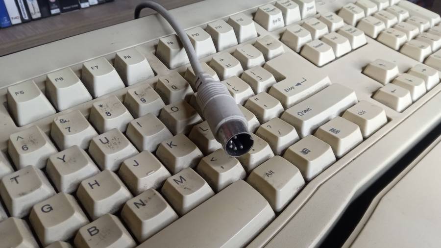 Rectron DIN-5 keyboard