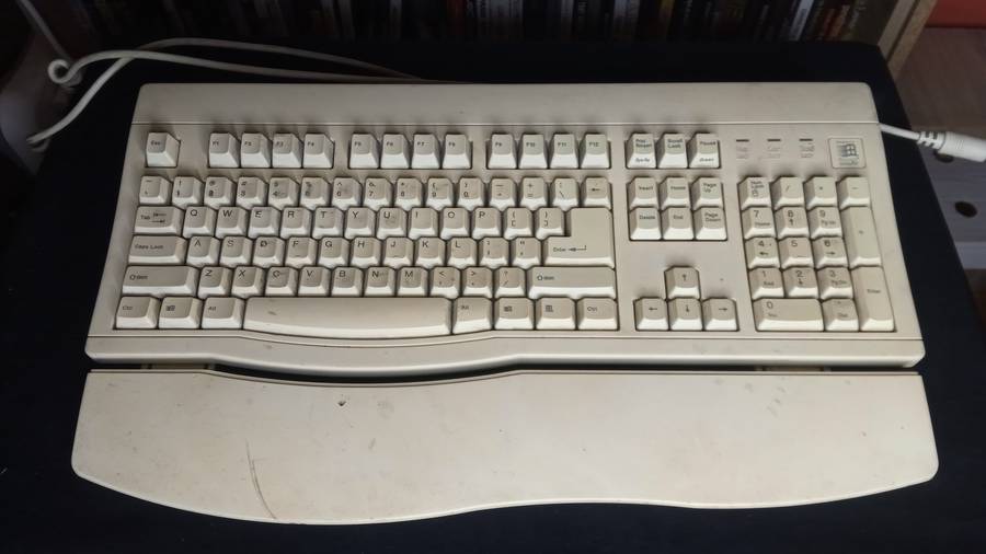 Rectron DIN-5 keyboard