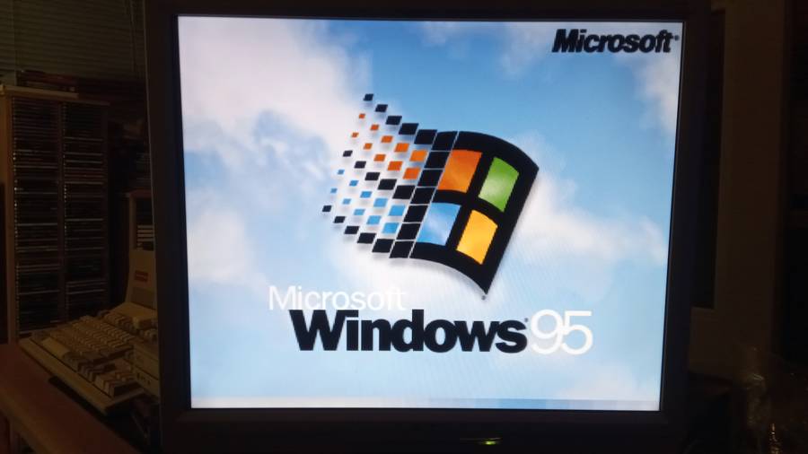 Intel Pentium P1 166MHz computer