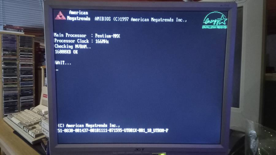 Intel Pentium P1 166MHz computer