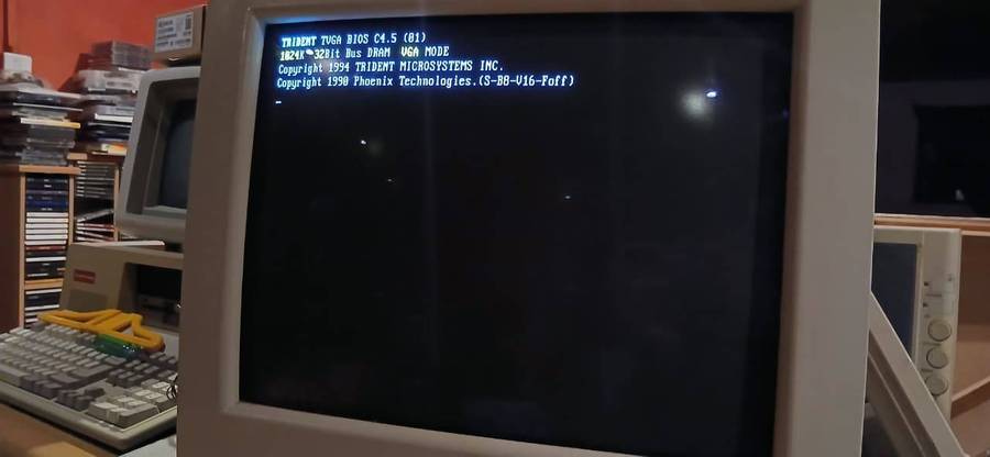 Cyrix CX 486 DX2-66 Computer with Sound Blaster