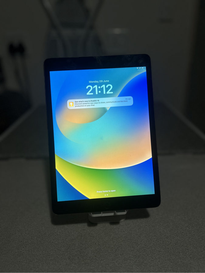 Apple IPad 9th Gen 64 GB