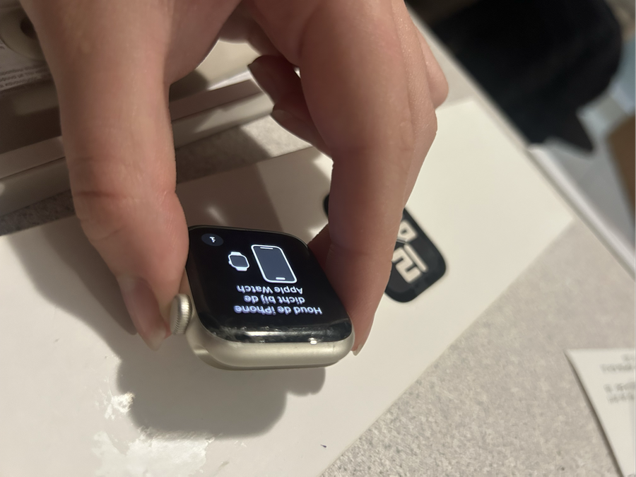Apple Watch SE 40mm aluminium star light cover