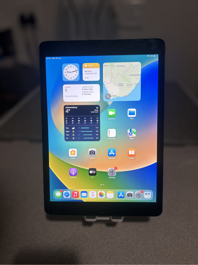 Apple IPad 9th Gen 64 GB