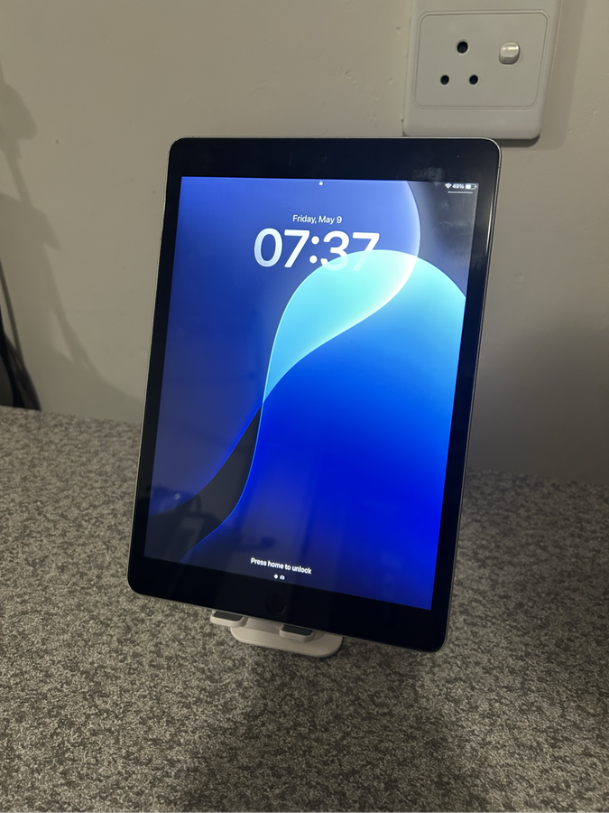 Apple IPad 9th Gen 64 GB