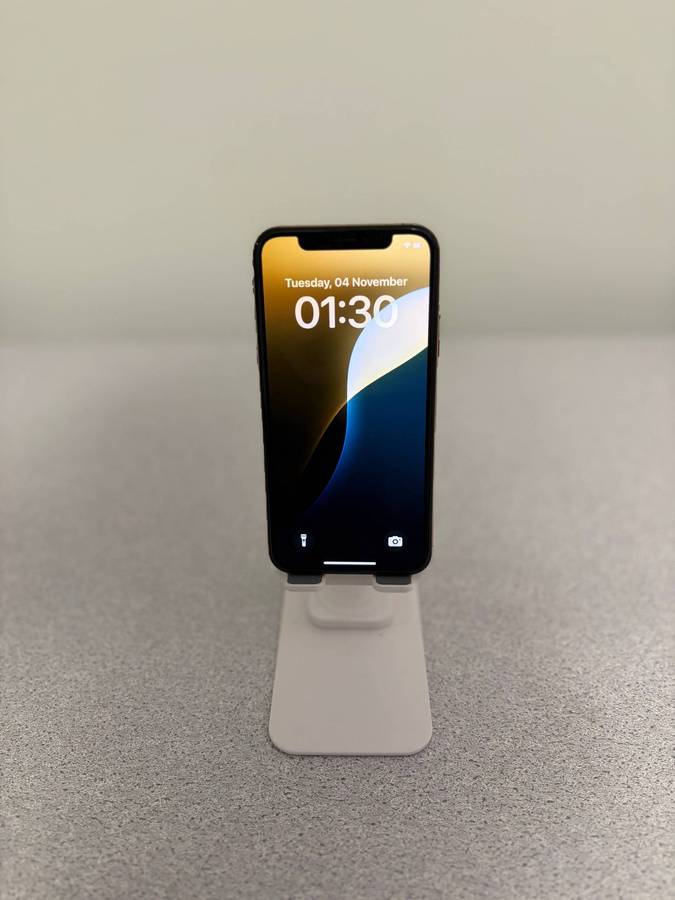 iPhone XS 256GB Rose Gold  Great Condition (Camera Fault) + Cover & New Charger