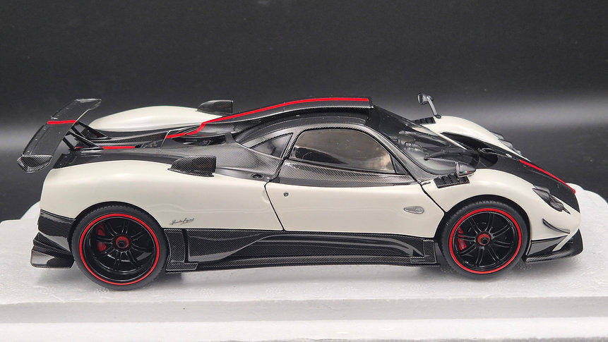Pagani Zonda Cinque Coupe - 2009 - Bianco Benny- By Almost Real