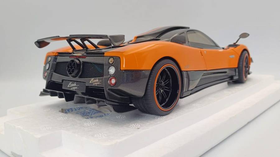 Pagani Zonda Cinque Coupe - 2009 - Arancio St. Tropez