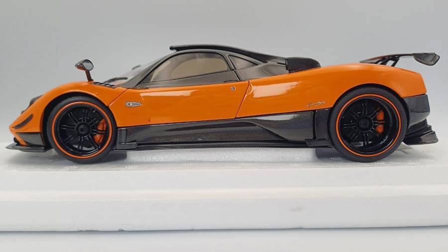 Pagani Zonda Cinque Coupe - 2009 - Arancio St. Tropez