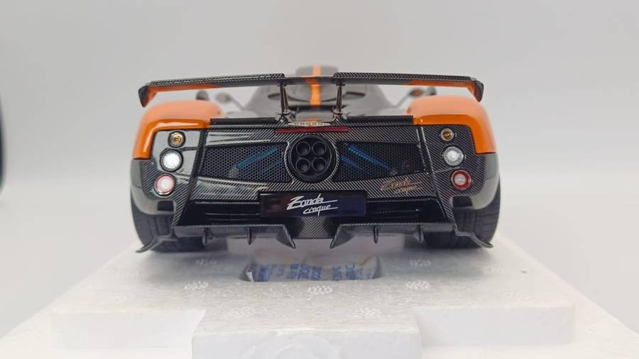 Pagani Zonda Cinque Coupe - 2009 - Arancio St. Tropez