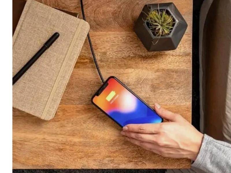 Mophie  Portable, Wireless Charging Travel Kit for Samsung, Apple iPhone  and Other Qi-Enabled phone