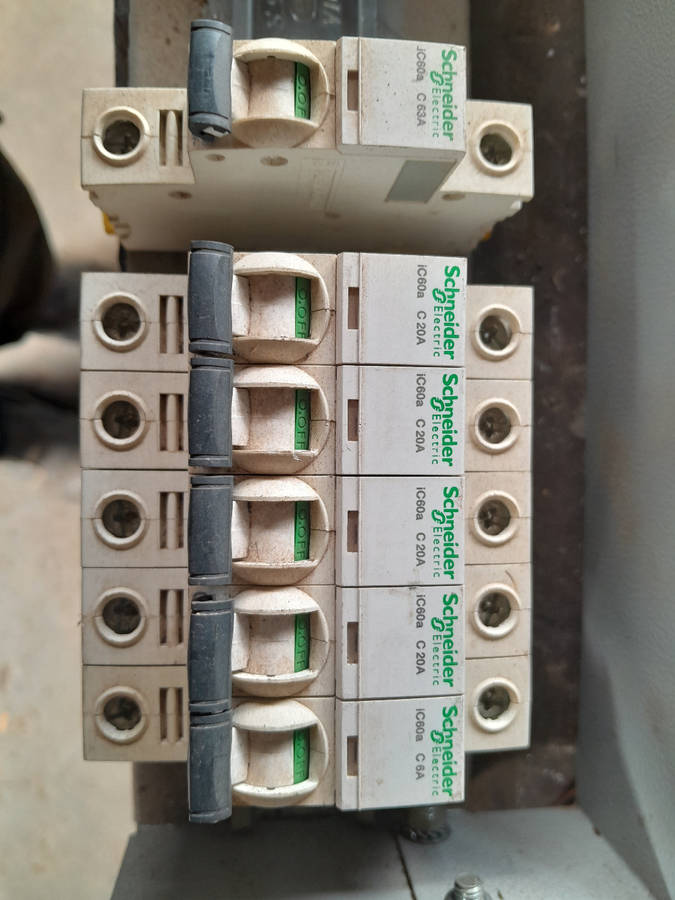 Set of 6 Breaker