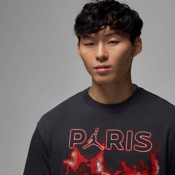 Nike Men's Paris Saint-Germain Graphic Tee FV7734 045