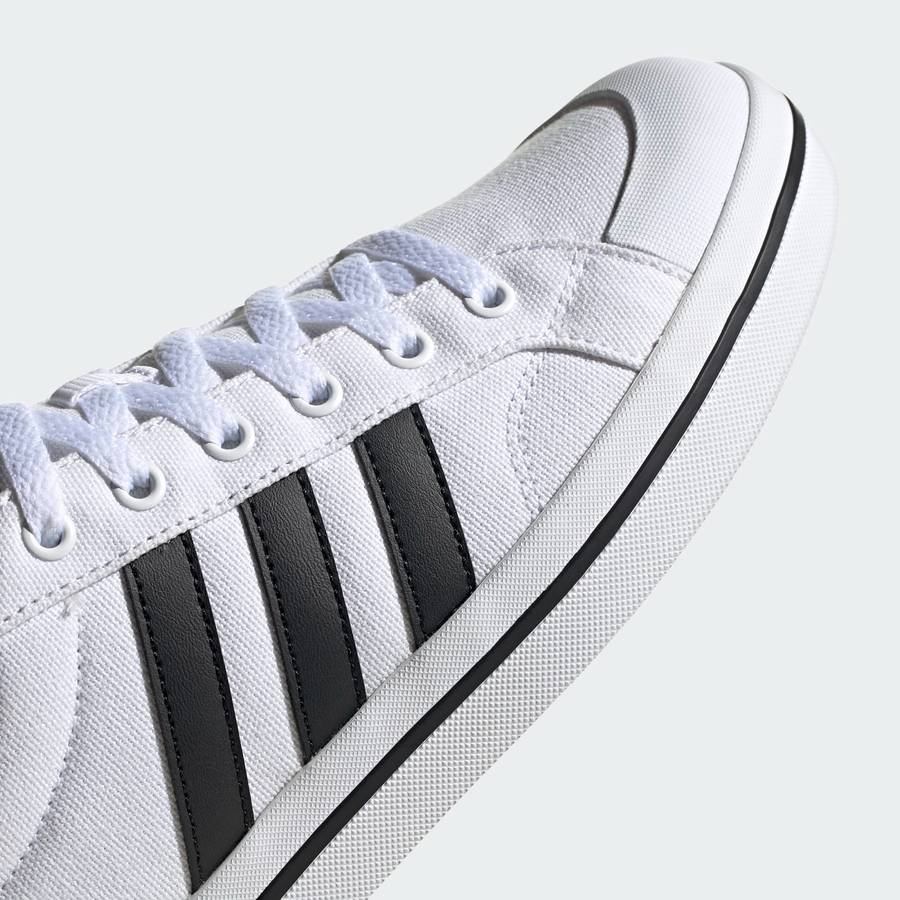 adidas Men`s BRAVADA Cloud White / Core Black FV8086 Size UK 11 (SA 11)