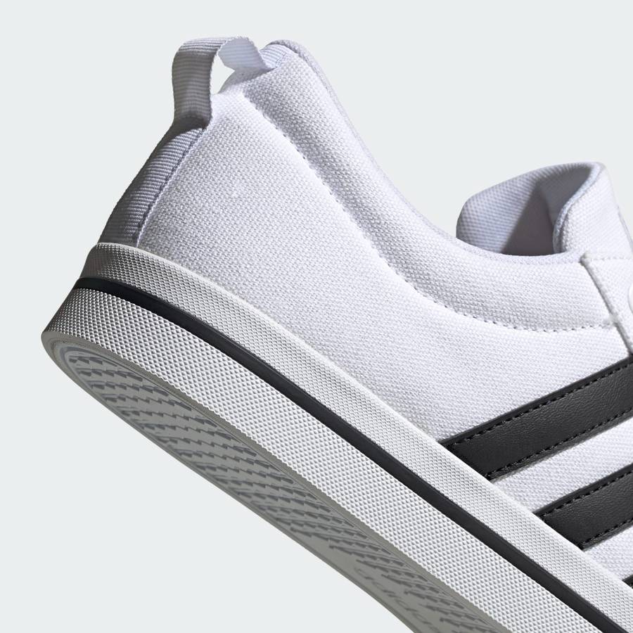 adidas Men`s BRAVADA Cloud White / Core Black FV8086 Size UK 11 (SA 11)