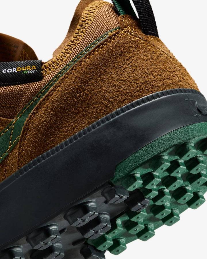 Nike Men`s C1TY Premium CORDURA® Light British Tan/Black/Fir HJ4316 201